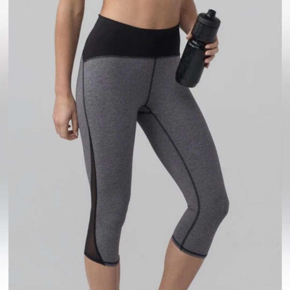Lululemon Train Times Crop 17" Luxtreme High Rise Gray Black Womens 4